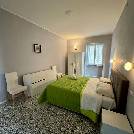 4 Balconi Rooms Paladini B&B E Appartamenti Lecce Exterior foto