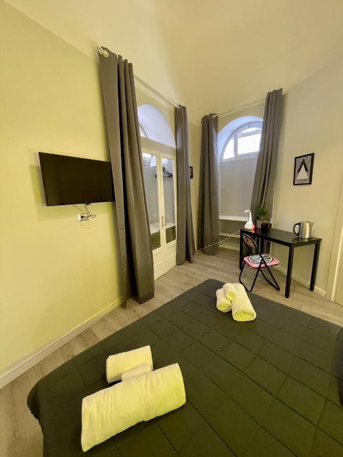 4 Balconi Rooms Paladini B&B E Appartamenti Lecce Exterior foto