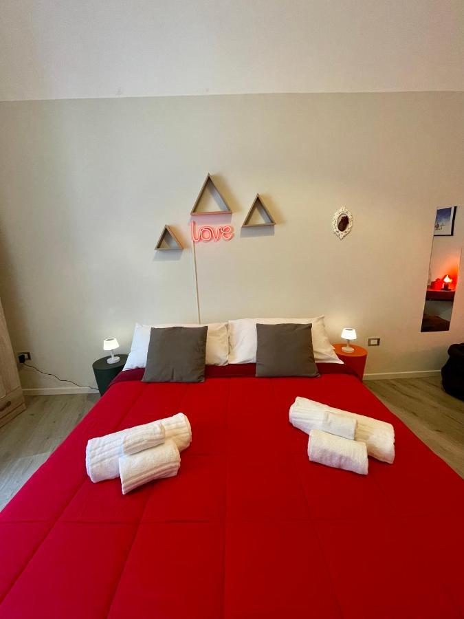 4 Balconi Rooms Paladini B&B E Appartamenti Lecce Exterior foto